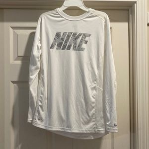 Nike dri-fit xl white long sleeve shirt used, has mesh venting